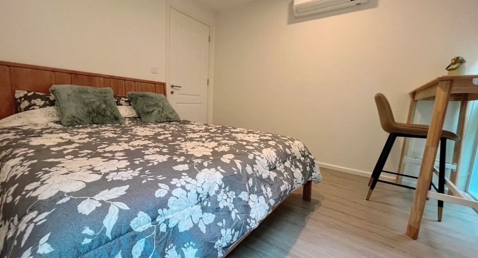 For rent 2 bedrooms condo in Din Daeng, Bangkok