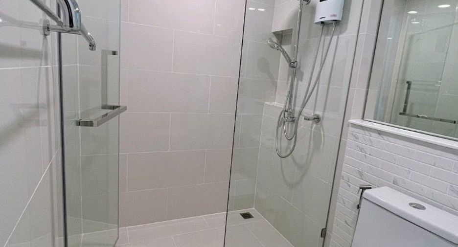 For rent 2 bedrooms condo in Din Daeng, Bangkok