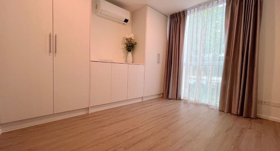 For rent 2 bedrooms condo in Din Daeng, Bangkok