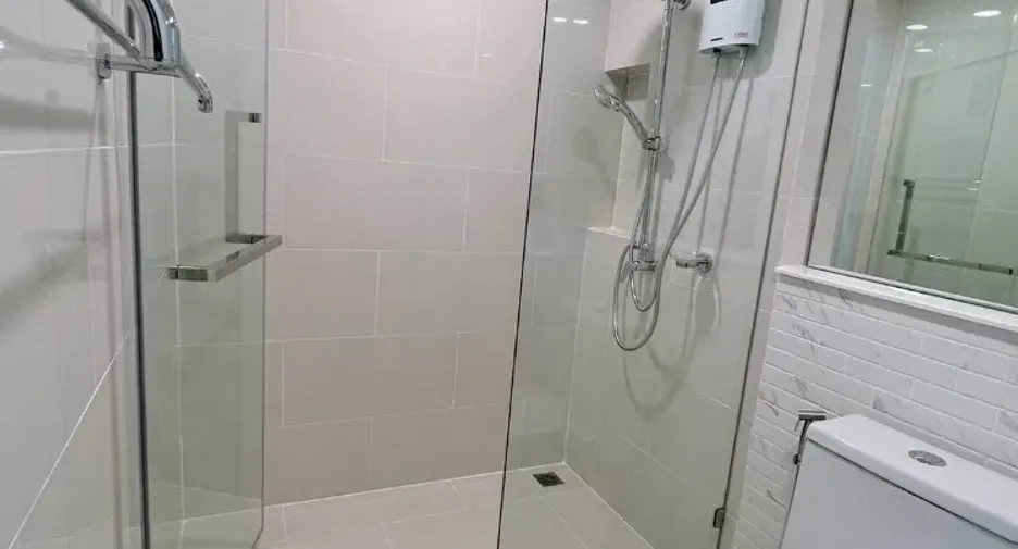 For rent 2 bedrooms condo in Din Daeng, Bangkok