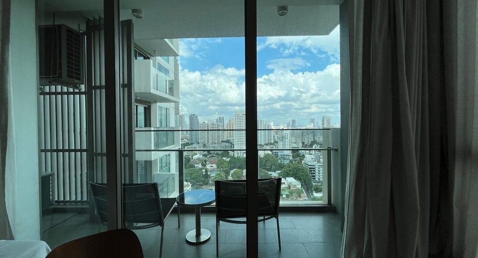 For rent 1 bed condo in Khlong Toei, Bangkok