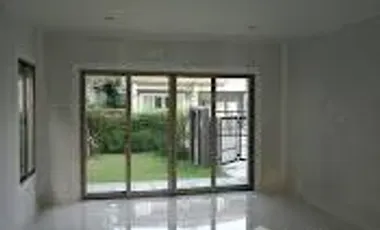 Casa adosada en alquiler de 2 habitaciones en Suan Luang, Bangkok