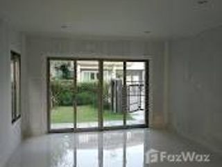 For rent 2 bedrooms townhouse in Suan Luang, Bangkok