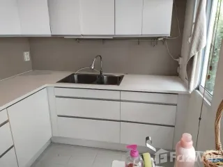 出租 2 卧室 联排别墅 在 Suan Luang, 曼谷