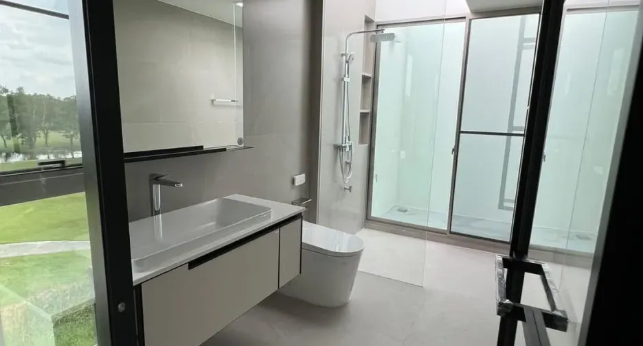 For rent 3 bedrooms house in Saphan Sung, Bangkok