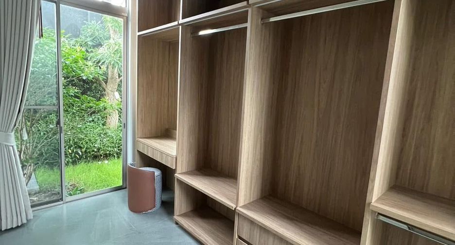 For rent 3 bedrooms house in Saphan Sung, Bangkok