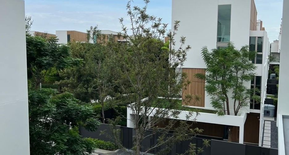 For rent 3 bedrooms house in Saphan Sung, Bangkok