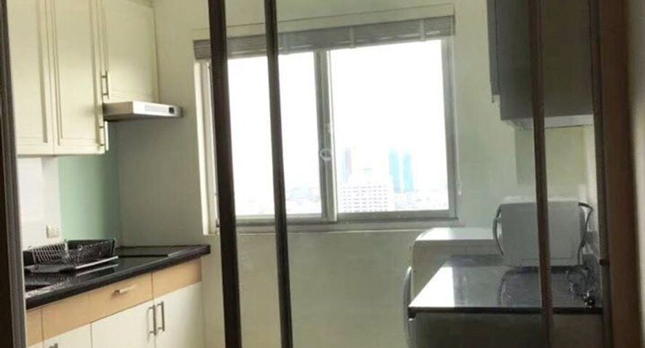 For rent 2 bedrooms condo in Watthana, Bangkok