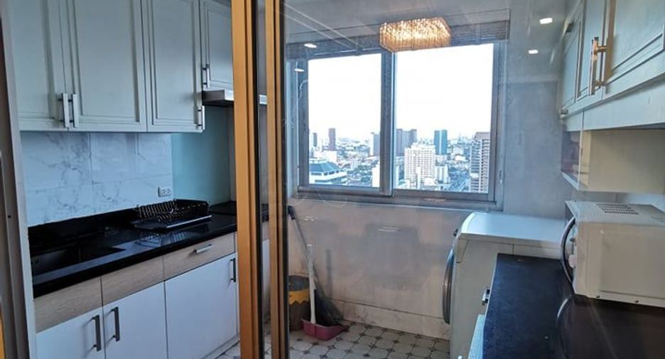 For rent 2 bedrooms condo in Watthana, Bangkok