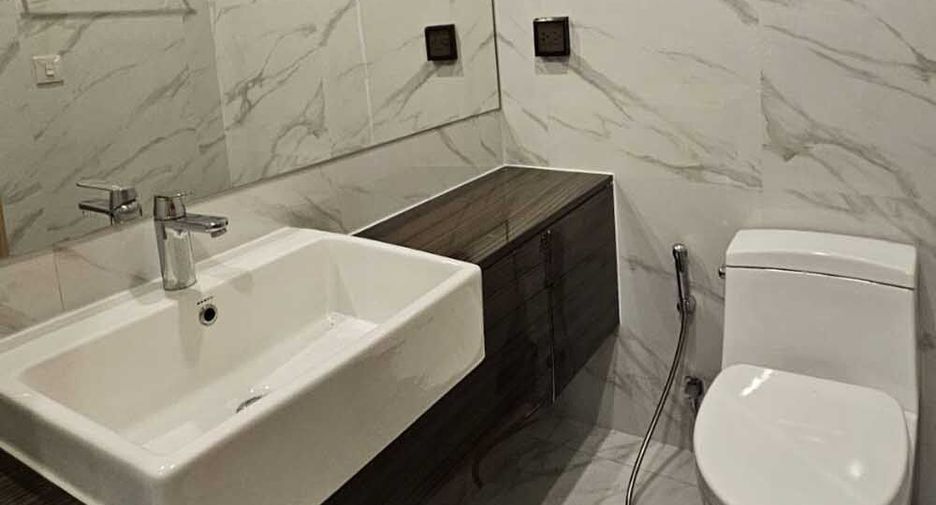 For rent 1 bed condo in Watthana, Bangkok