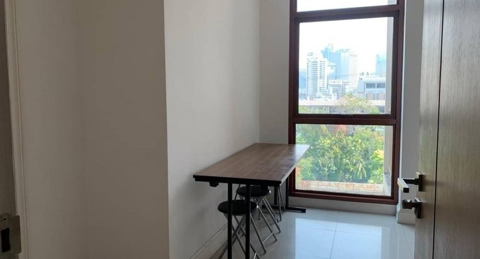 For rent 3 bedrooms condo in Khlong Toei, Bangkok