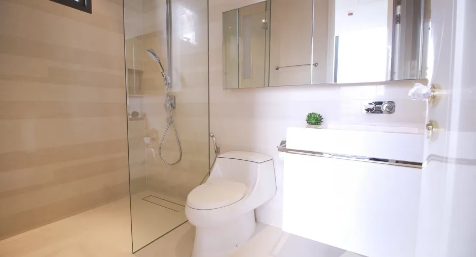 Condo en alquiler de 2 habitaciones en Khlong Toei, Bangkok