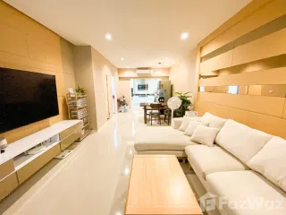 出租 3 卧室 联排别墅 在 Suan Luang, 曼谷