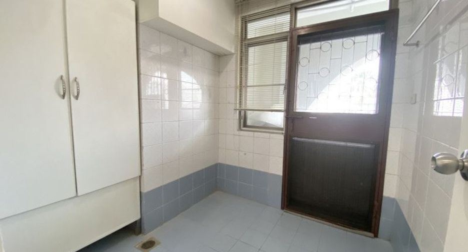 Аренда 3 спальни кондо в Щаттхана, Бангкок