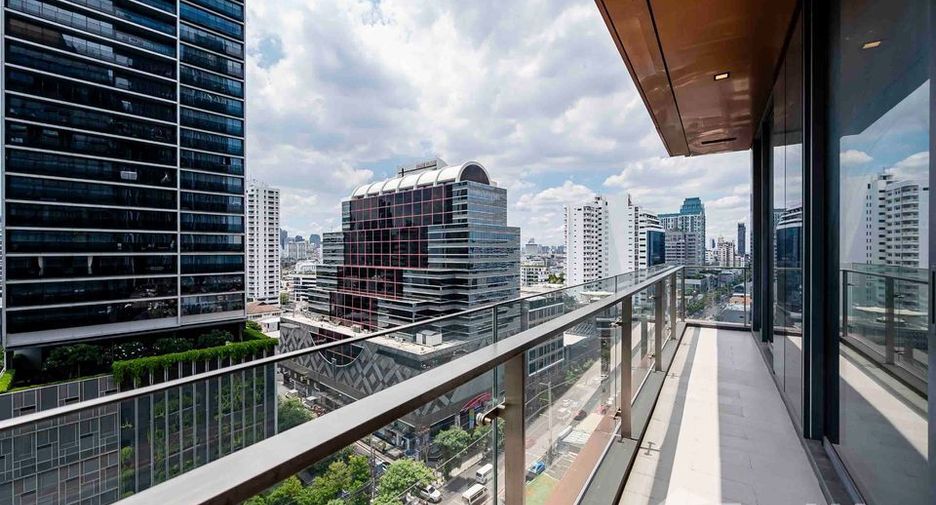 For rent 2 bedrooms condo in Watthana, Bangkok