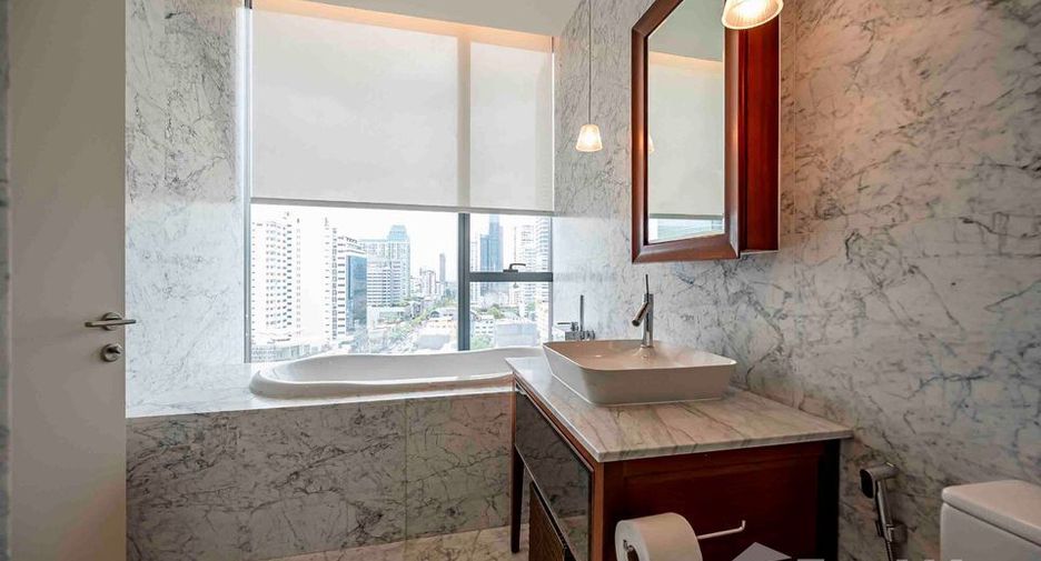 For rent 2 bedrooms condo in Watthana, Bangkok