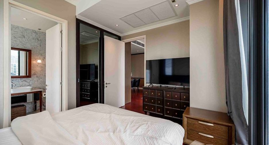 For rent 2 bedrooms condo in Watthana, Bangkok