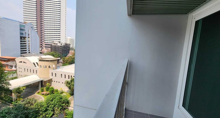 For rent 1 bed condo in Watthana, Bangkok