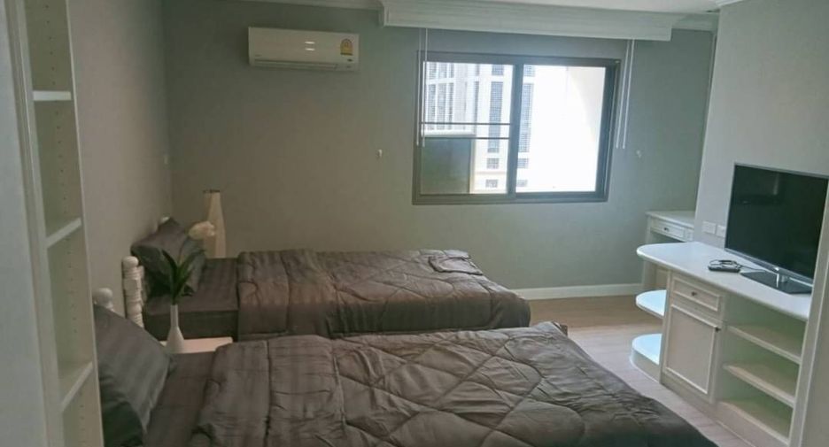 For rent 2 bedrooms condo in Khlong Toei, Bangkok