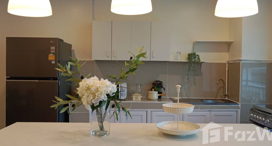 For rent 3 bedrooms condo in Watthana, Bangkok