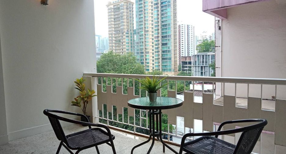 For rent 3 bedrooms condo in Watthana, Bangkok