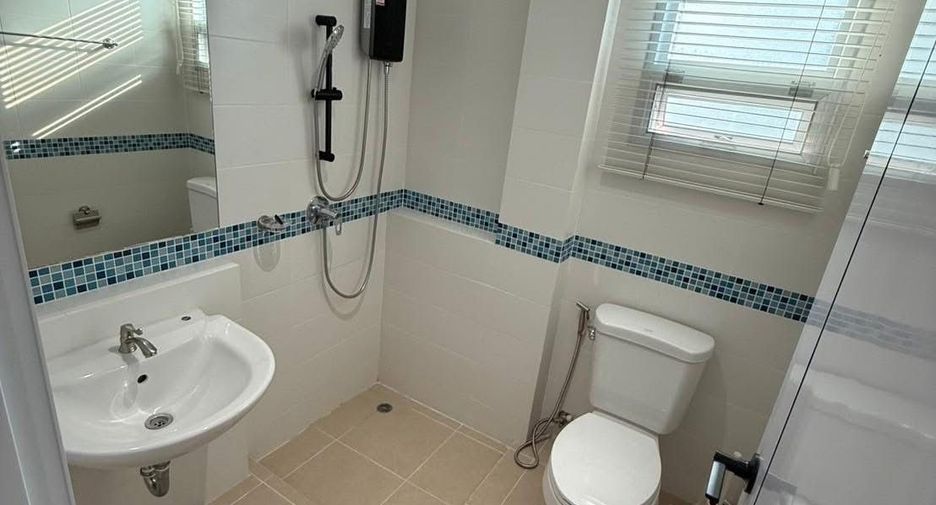 For rent 3 bedrooms house in Prawet, Bangkok