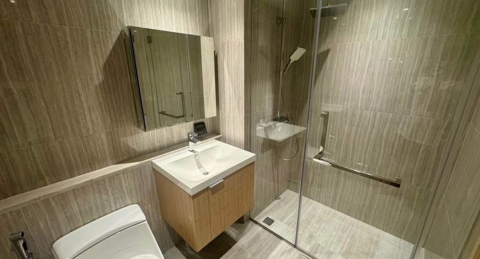 For rent 2 bedrooms condo in Watthana, Bangkok