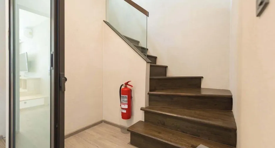 Casa adosada en alquiler de 3 habitaciones en Lat Phrao, Bangkok