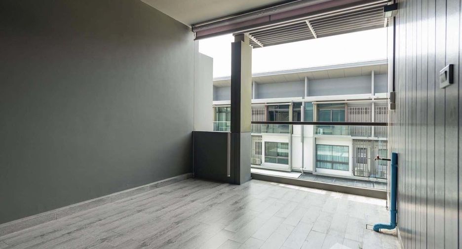 For rent 3 ベッドルーム townhouse in Lat Phrao, Bangkok