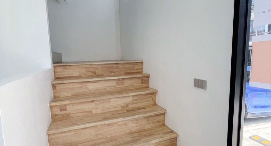 For rent office in Huai Khwang, Bangkok