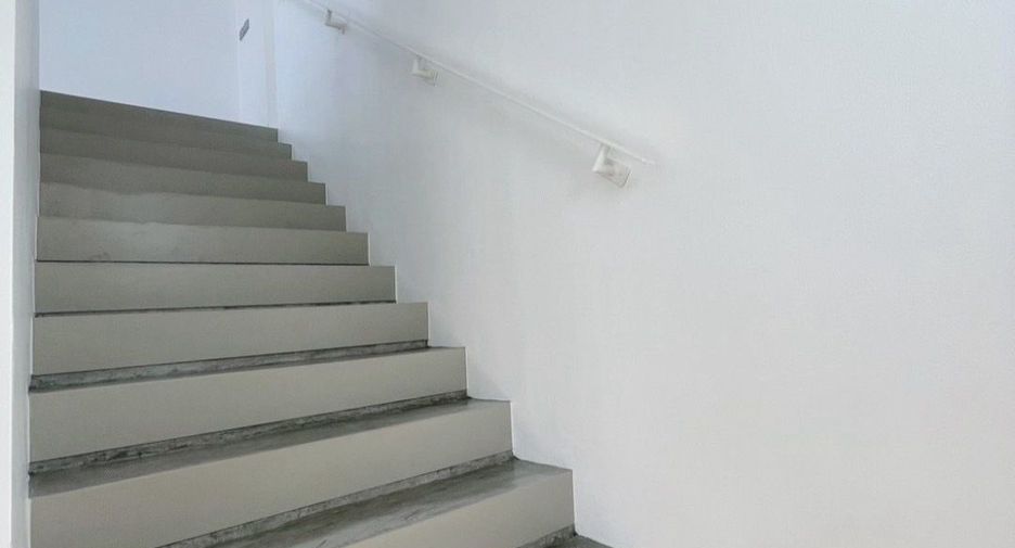 For rent office in Huai Khwang, Bangkok