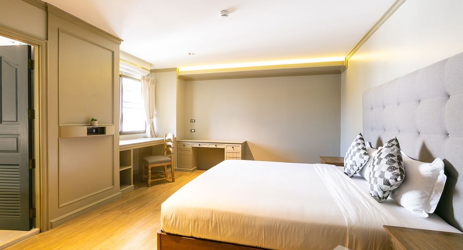 For rent 2 bedrooms apartment in Watthana, Bangkok