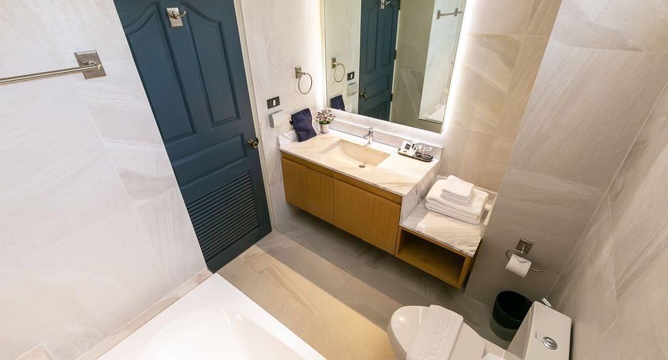 For rent 2 bedrooms apartment in Watthana, Bangkok