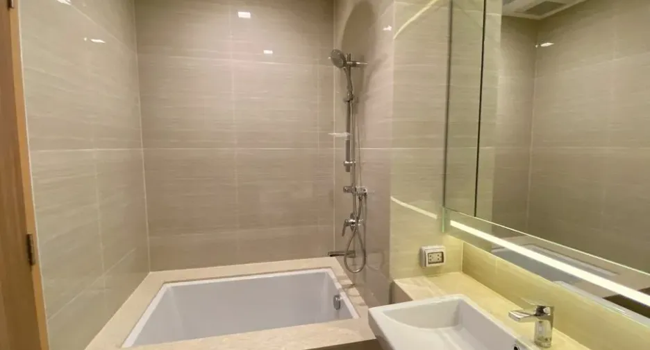 For rent 2 bedrooms condo in Watthana, Bangkok