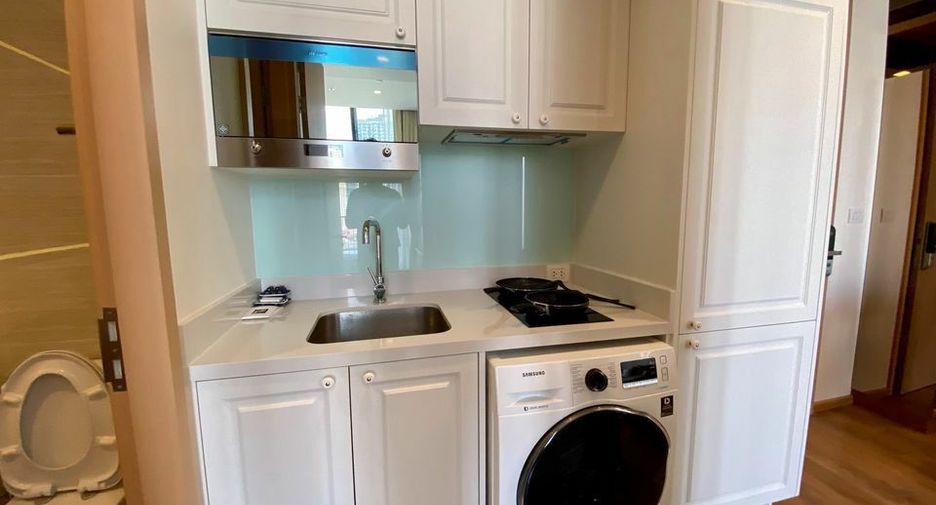 For rent 2 bedrooms condo in Watthana, Bangkok