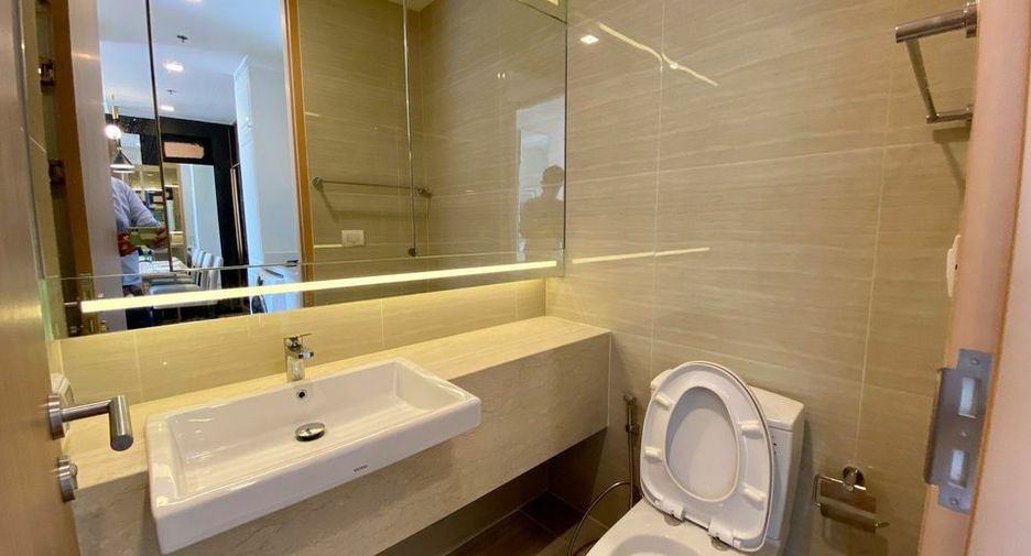 For rent 2 bedrooms condo in Watthana, Bangkok