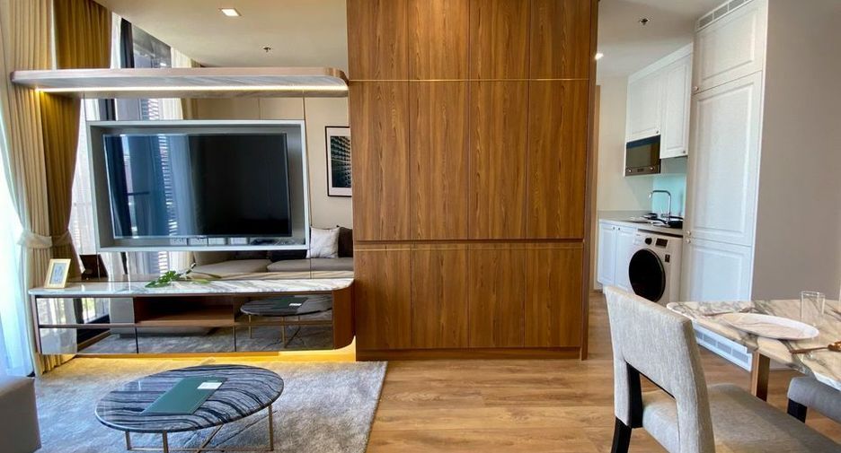 For rent 2 bedrooms condo in Watthana, Bangkok