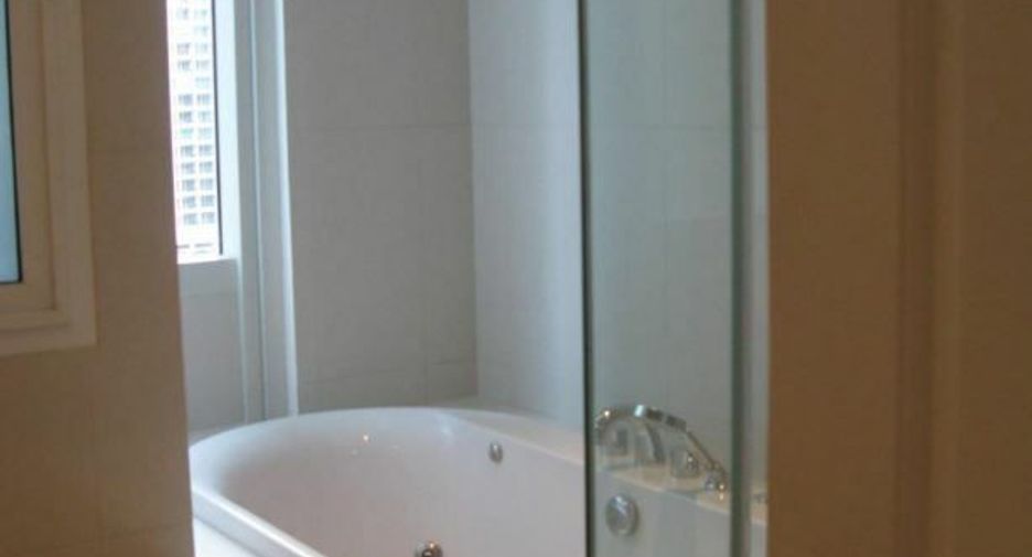 Condo en alquiler de 2 habitaciones en Pathum Wan, Bangkok