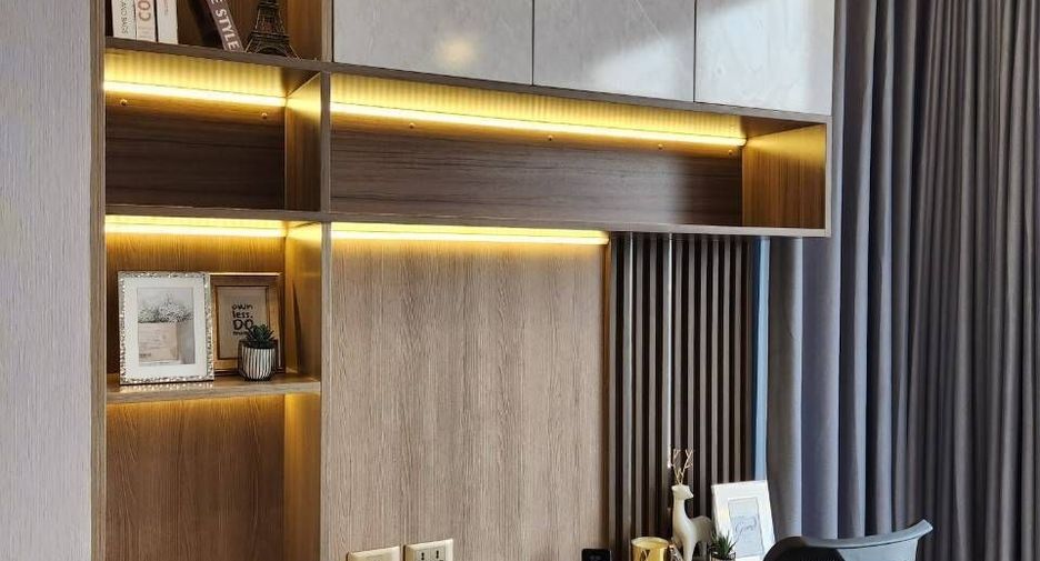 For rent 2 bedrooms condo in Huai Khwang, Bangkok
