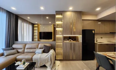 À louer 2 chambres condo à Huai Khwang, Bangkok