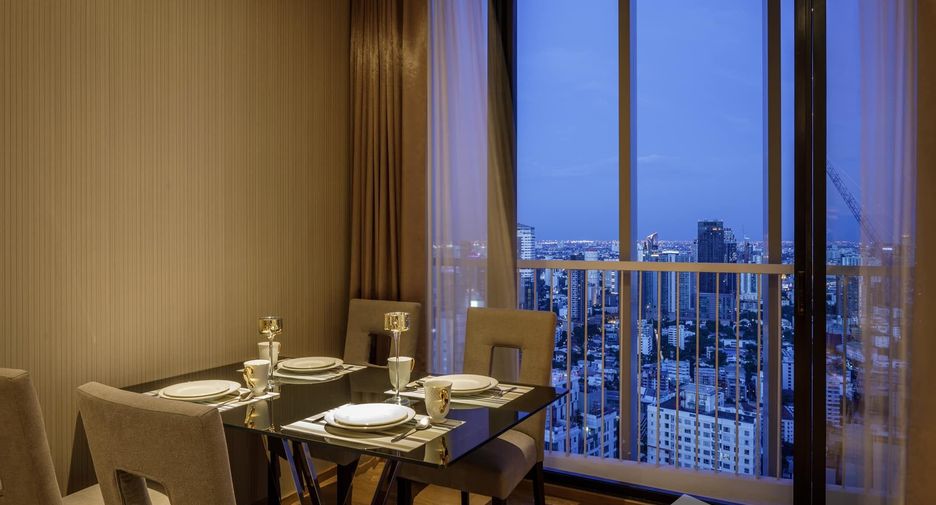 For rent 2 bedrooms condo in Khlong Toei, Bangkok