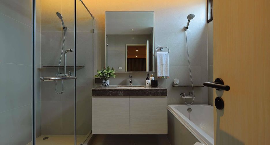 For rent 3 bedrooms apartment in Watthana, Bangkok