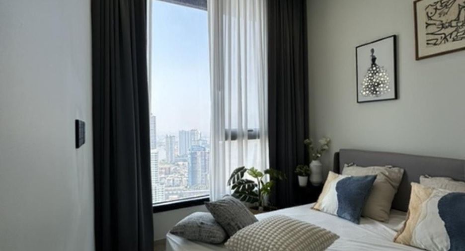 For rent 2 bedrooms condo in Khlong San, Bangkok