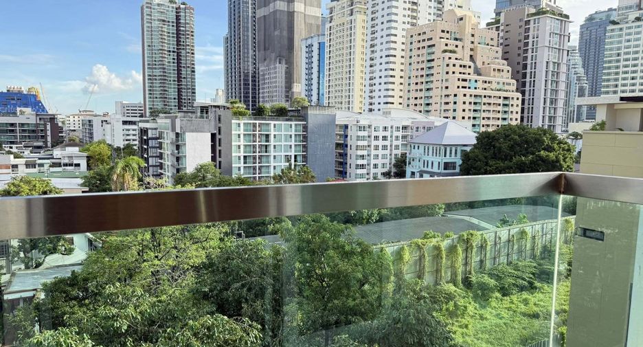 For rent 2 bedrooms apartment in Watthana, Bangkok