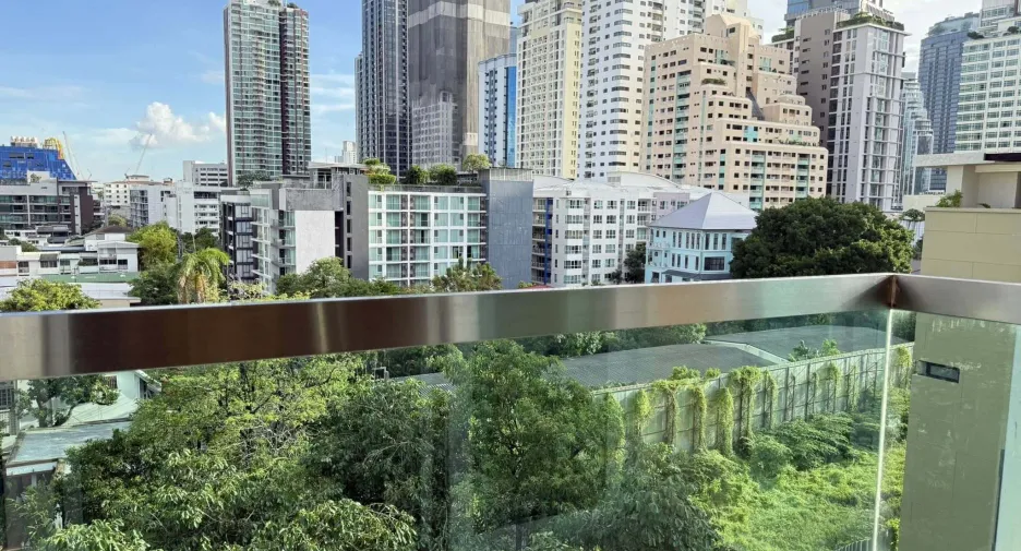 For rent 2 bedrooms apartment in Watthana, Bangkok