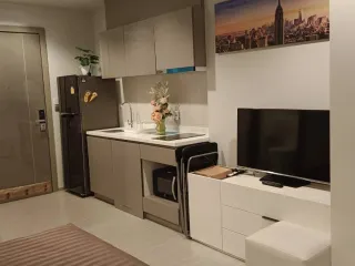 For rent studio condo in Huai Khwang, Bangkok