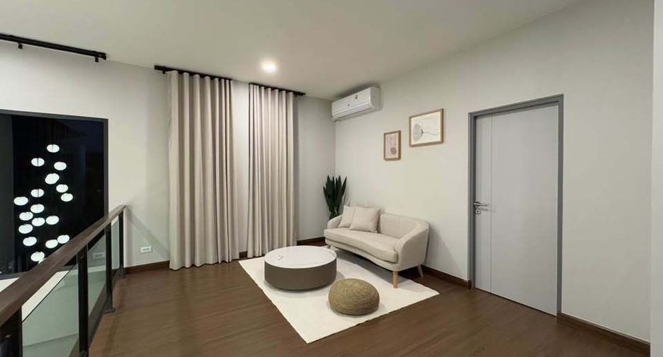 Casa en alquiler de 4 habitaciones en Bang Phli, Samut Prakan