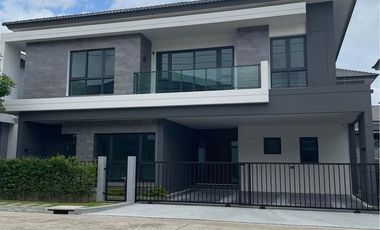 Casa en alquiler de 4 habitaciones en Bang Phli, Samut Prakan