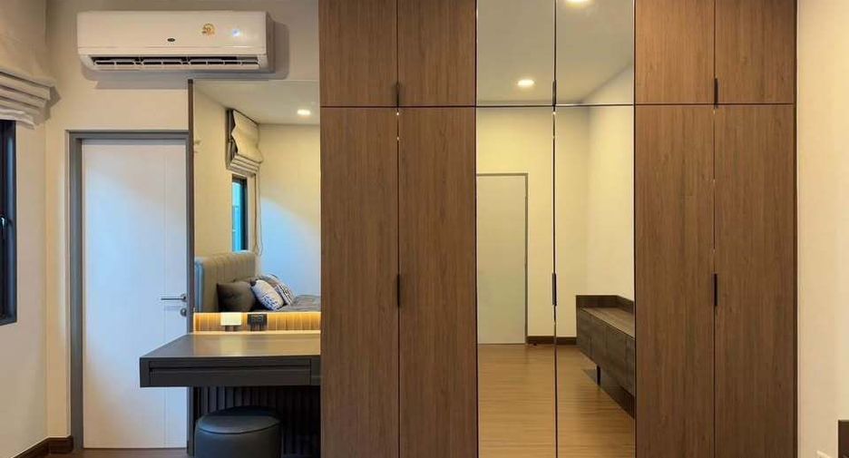 Casa en alquiler de 4 habitaciones en Bang Phli, Samut Prakan