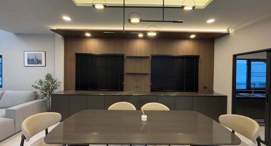 Casa en alquiler de 4 habitaciones en Bang Phli, Samut Prakan